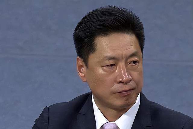 他把舌头伸入我的下身
